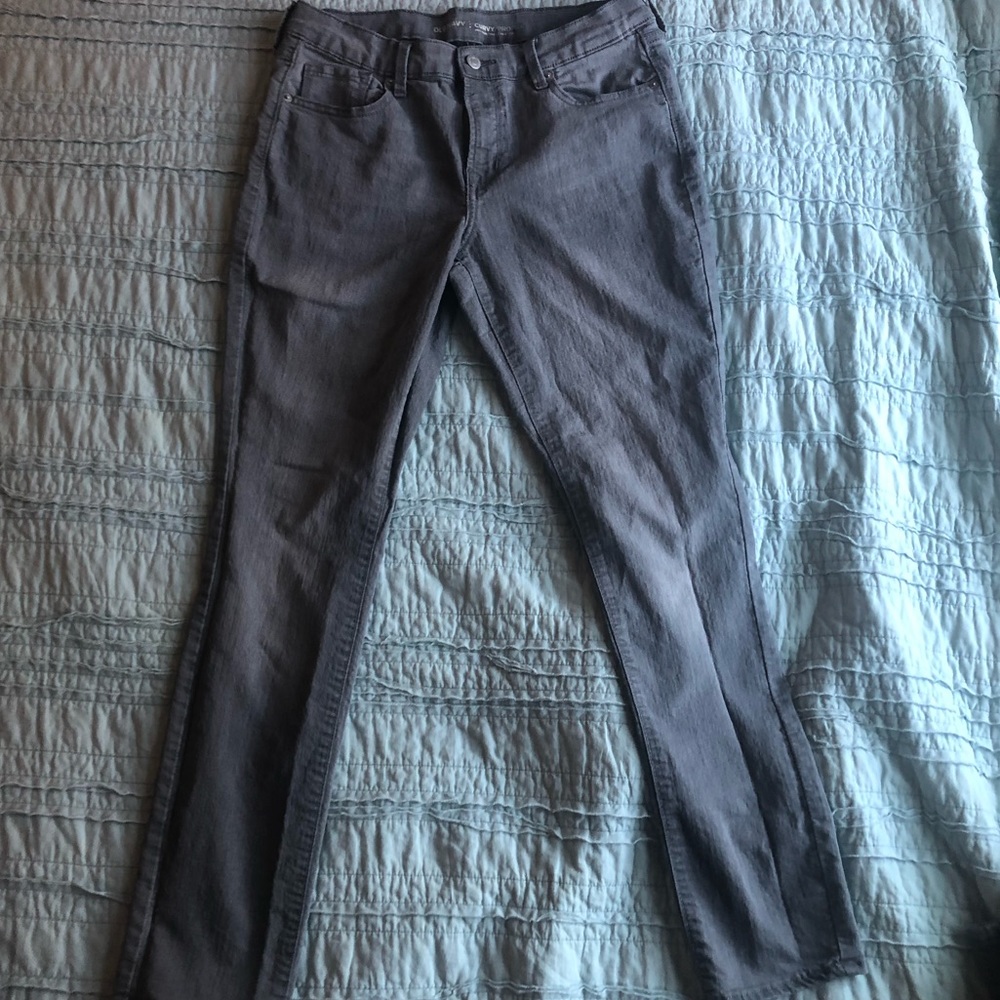 Old Navy gray Curvy Skinny jeans. Discontinued.